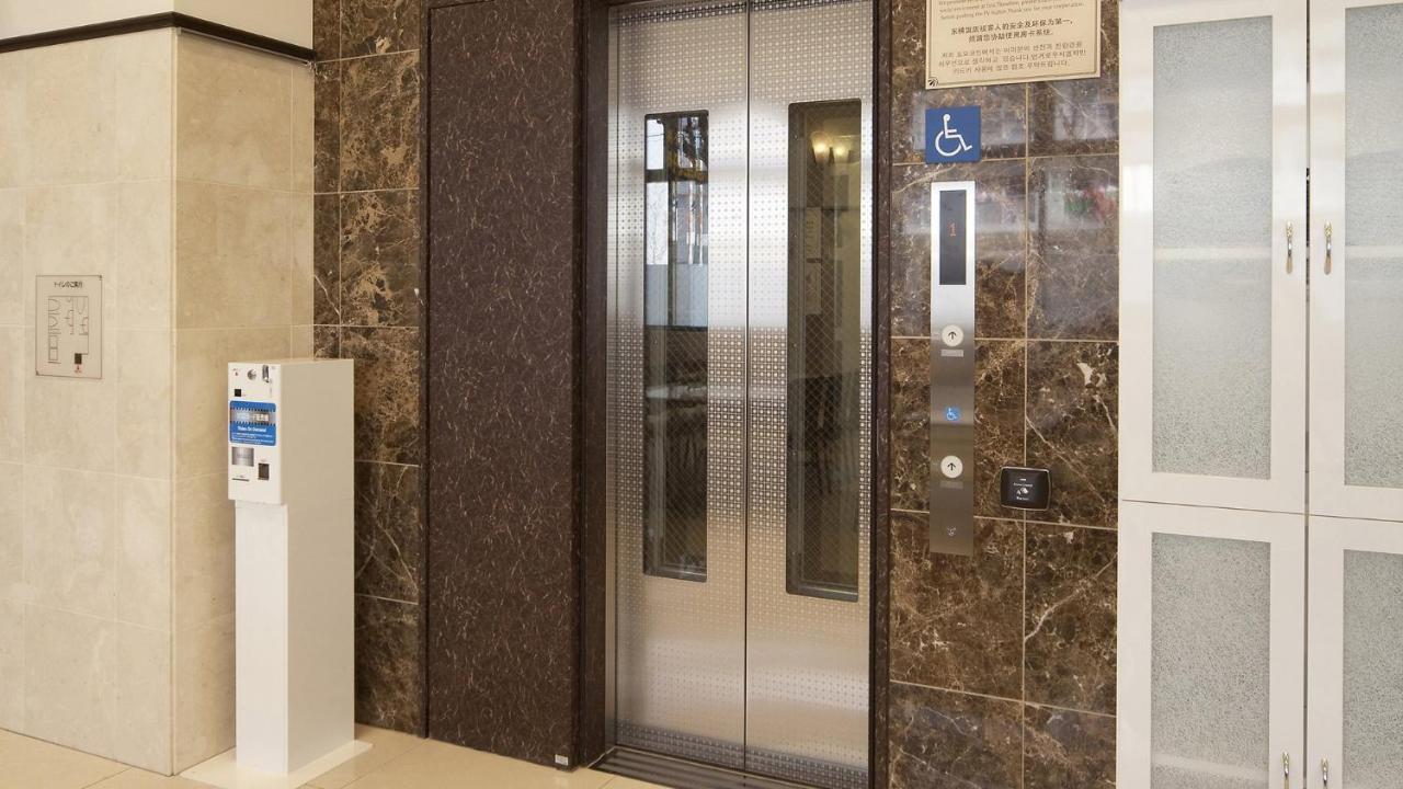 Toyoko Inn Shin-Osaka-Eki Higashi-Guchi Buitenkant foto