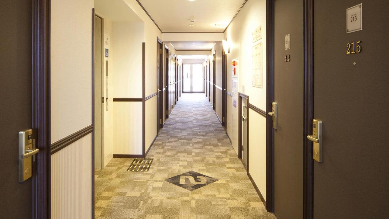 Toyoko Inn Shin-Osaka-Eki Higashi-Guchi Buitenkant foto